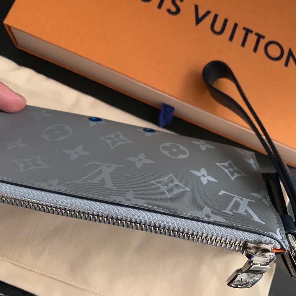 Louis Vuitton Alpha Pouch M44178 Space Collection - Picture 4 of 7